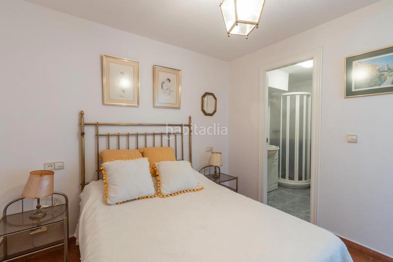 Foto 90a256e3-465a-4805-8e6c-f7288e10703a. Piso en paseo reina sofía 19 se vende piso en almuñecar _granada playa en Almuñécar