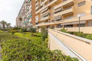 Piso en Paseo reina sofía 19. Se vende piso en almuñecar _granada playa