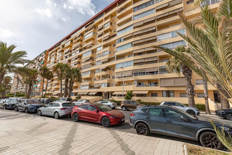 Foto b1cc6ad5-4fea-4ad2-ac52-e941506b92c1. Piso en paseo reina sofía 19 se vende piso en almuñecar _granada playa en Almuñécar