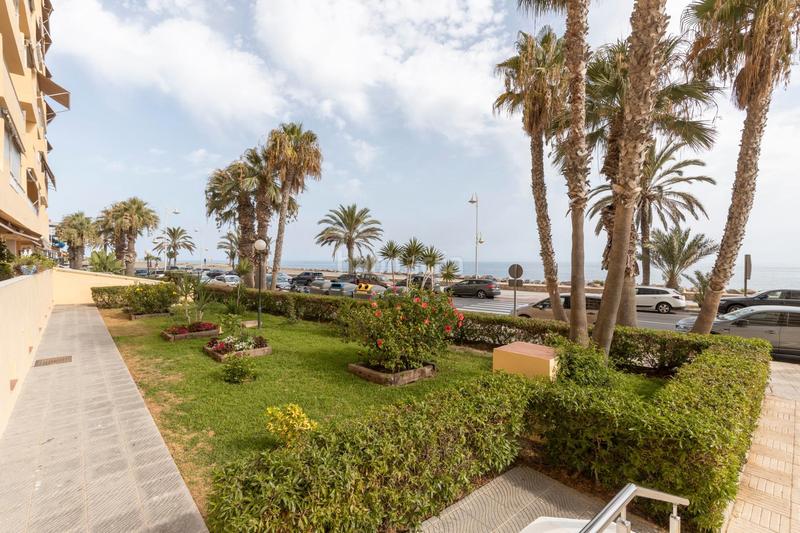 Foto c2ffc56a-45dc-4128-b303-e56f795bb443. Piso en paseo reina sofía 19 se vende piso en almuñecar _granada playa en Almuñécar