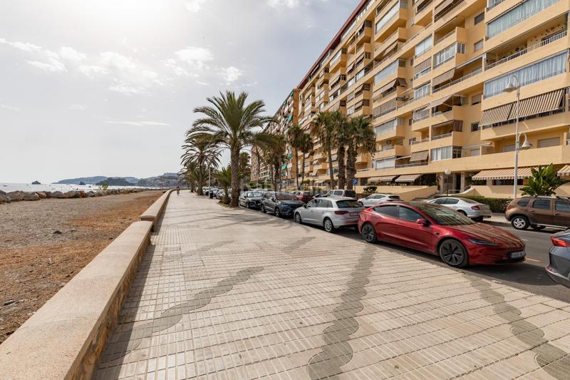 Foto c8628748-4840-491b-a3d2-ef830548f628. Piso en paseo reina sofía 19 se vende piso en almuñecar _granada playa en Almuñécar