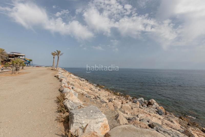 Foto d7eca946-61a7-492e-a10c-53f42ec7874d. Piso en paseo reina sofía 19 se vende piso en almuñecar _granada playa en Almuñécar
