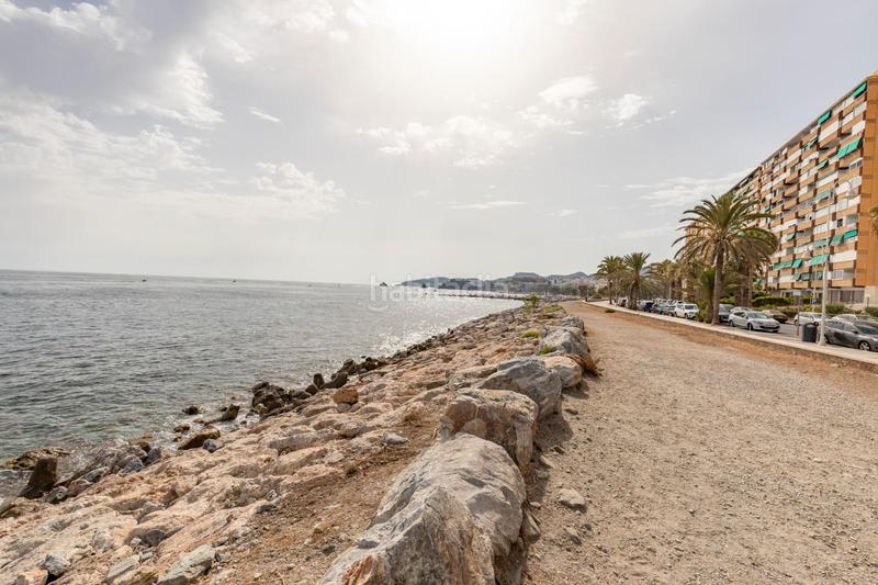 Foto ee8bb2d0-6a6e-4296-98fa-eb9af1fce45e. Piso en paseo reina sofía 19 se vende piso en almuñecar _granada playa en Almuñécar