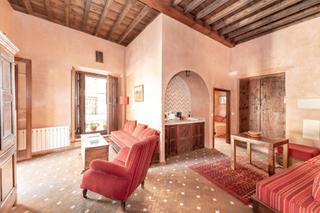 Edifici a Calle del beso 8. Exclusive! stunning palace (residential building) with soul in t