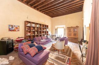 Edifici a Calle del beso 8. Se vende impresionante palacio ( edificio residencial) con alma
