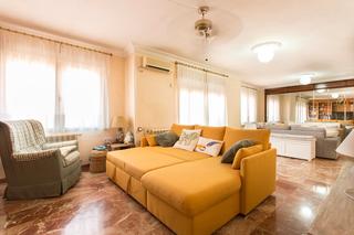 Appartement à Calle profesor agustín escribano 3. Se vende gran piso en parque del genil_granada
