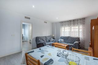Piso en Placeta el cerrillo 15. Se vende fantastico piso amueblado y reformado primera planta si