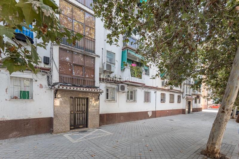 Foto 895d9568-3c5d-4c8d-85c0-33b32abaf24e. Piso en calle banderas 5 se vende ¡magnifico piso en el zaidin exterior y con vistas despejadas! ( sin ascensor) planta tercera! en Granada