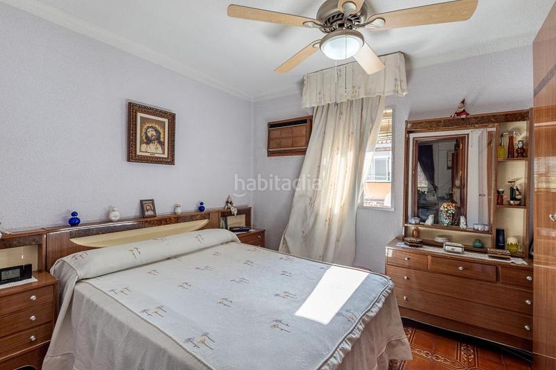 Foto c3887368-f9dd-482a-b134-adf2b2f3d4fe. Piso en calle banderas 5 se vende ¡magnifico piso en el zaidin exterior y con vistas despejadas! ( sin ascensor) planta tercera! en Granada