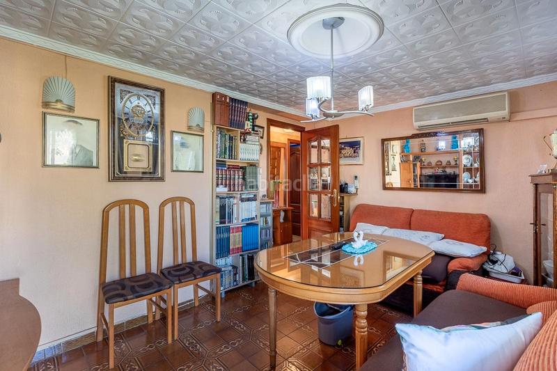 Foto d8b404d5-4994-4d04-874d-11944ea4867d. Piso en calle banderas 5 se vende ¡magnifico piso en el zaidin exterior y con vistas despejadas! ( sin ascensor) planta tercera! en Granada