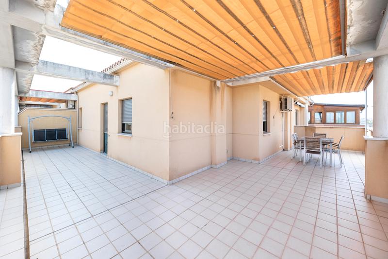 Foto 57c0af3d-22e1-4185-8dba-cf8ae8ad0152. Ático en plaza clara campoamor 3a se vende maravilloso atico con ascensor y trastero y garaje en plaza clara campoamor__granada en Maracena