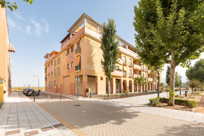 Foto b33a796d-3dc3-46a5-825d-19d1c07e58a6. Ático en plaza clara campoamor 3a se vende maravilloso atico con ascensor y trastero y garaje en plaza clara campoamor__granada en Maracena
