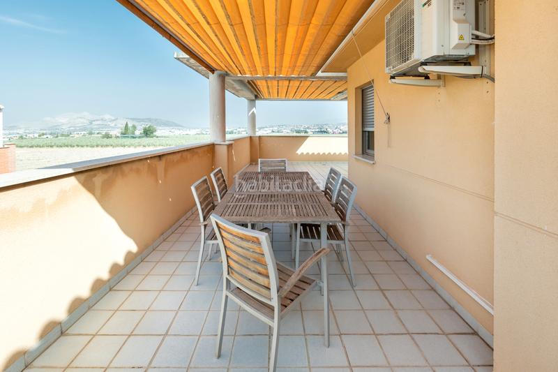 Foto e1fccee6-dcbe-47b1-b273-0751052e9a81. Ático en plaza clara campoamor 3a se vende maravilloso atico con ascensor y trastero y garaje en plaza clara campoamor__granada en Maracena