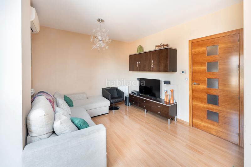 Foto e673d063-312e-48b2-990f-c0c0476c0489. Ático en plaza clara campoamor 3a se vende maravilloso atico con ascensor y trastero y garaje en plaza clara campoamor__granada en Maracena