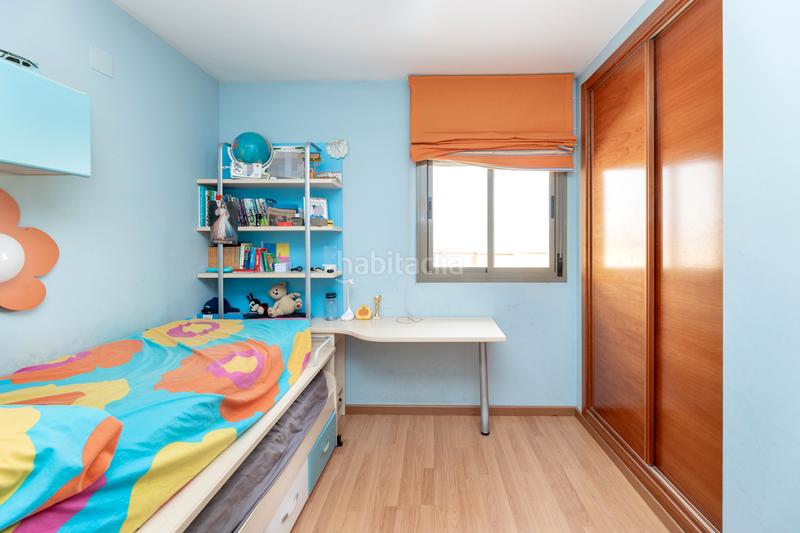 Foto f565d69f-b6d6-4b20-95c1-807897e7b39b. Ático en plaza clara campoamor 3a se vende maravilloso atico con ascensor y trastero y garaje en plaza clara campoamor__granada en Maracena