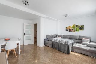 Casa adossada  Avenida ogíjares 17. Se vende bonita casa adosada en urbanización los jarales_ogijare