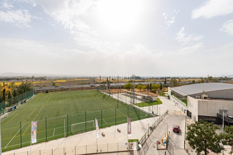 Foto 0a7d5abd-5b99-4f41-a5f7-be0504c26016. Piso en calle pintor fernando belda 60 ¡se vende piso vpo fantástico con terraza y garaje junto al gimnasio we! en Granada