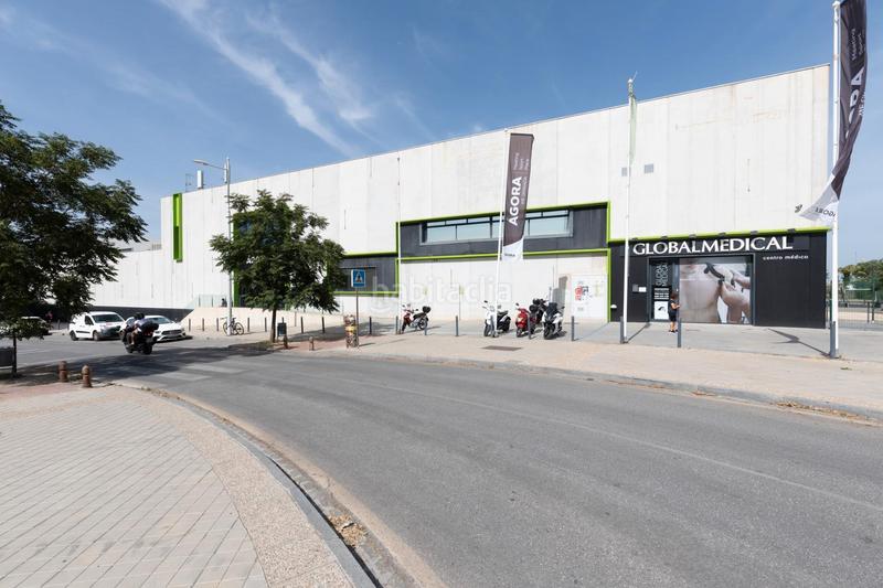 Foto 0f380219-fcdb-44ca-9d54-b339dd31ae82. Piso en calle pintor fernando belda 60 ¡se vende piso vpo fantástico con terraza y garaje junto al gimnasio we! en Granada