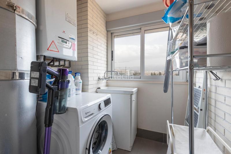 Foto 100b9b9f-326d-4dd8-812a-4d12d4d29a47. Piso en calle pintor fernando belda 60 ¡se vende piso vpo fantástico con terraza y garaje junto al gimnasio we! en Granada