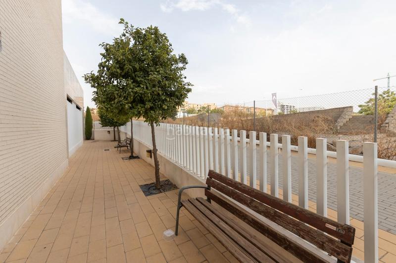 Foto 5b07a6c8-ea61-487c-8a66-9b32572275cd. Piso en calle pintor fernando belda 60 ¡se vende piso vpo fantástico con terraza y garaje junto al gimnasio we! en Granada