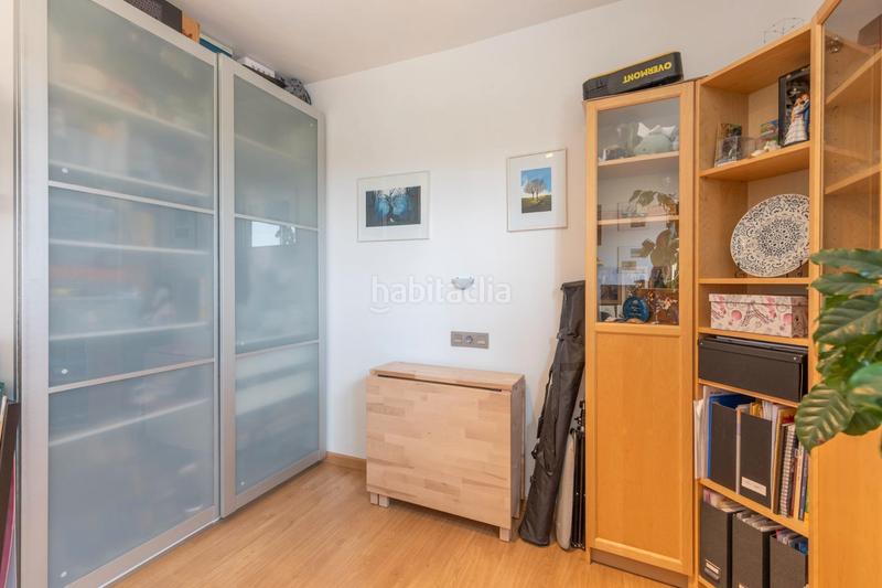 Foto 676cd05a-a9d1-489f-a9b2-eab3e9f9d63d. Piso en calle pintor fernando belda 60 ¡se vende piso vpo fantástico con terraza y garaje junto al gimnasio we! en Granada