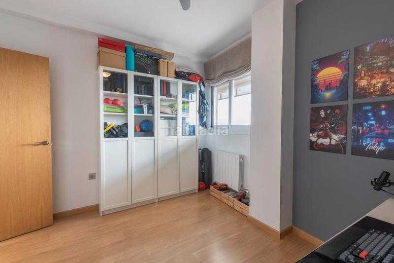 Foto a018eecb-24e2-44f6-9bd6-ddc04dca68e8. Piso en calle pintor fernando belda 60 ¡se vende piso vpo fantástico con terraza y garaje junto al gimnasio we! en Granada
