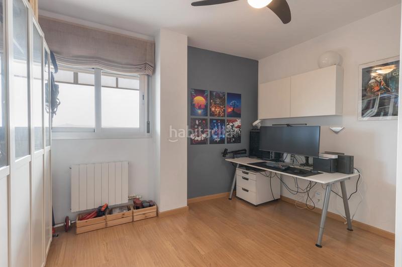 Foto aeb175a0-7263-409f-aa36-7a84f7d0f21d. Piso en calle pintor fernando belda 60 ¡se vende piso vpo fantástico con terraza y garaje junto al gimnasio we! en Granada