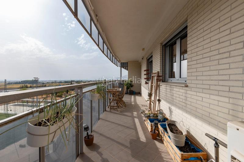 Foto e52ff6c3-6729-4a15-8c5b-5759b9898b93. Piso en calle pintor fernando belda 60 ¡se vende piso vpo fantástico con terraza y garaje junto al gimnasio we! en Granada