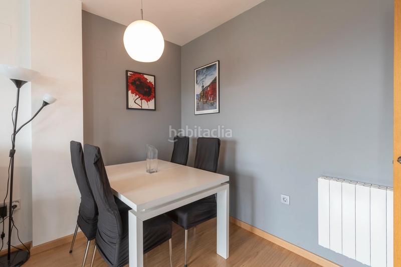 Foto e99e0577-7d8d-43cb-8c27-6594335c52ab. Piso en calle pintor fernando belda 60 ¡se vende piso vpo fantástico con terraza y garaje junto al gimnasio we! en Granada