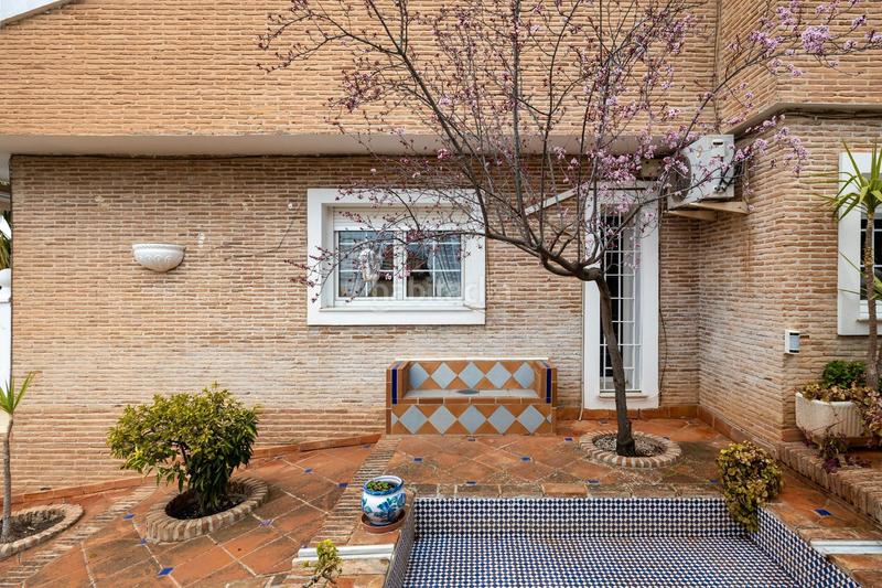 Foto a371cf8a-3fa0-4c0d-9b09-cd42bd303f5b. Chalet en calle granada 46 se vende chalet exclusivo en el serrallo en granada en Huétor Vega