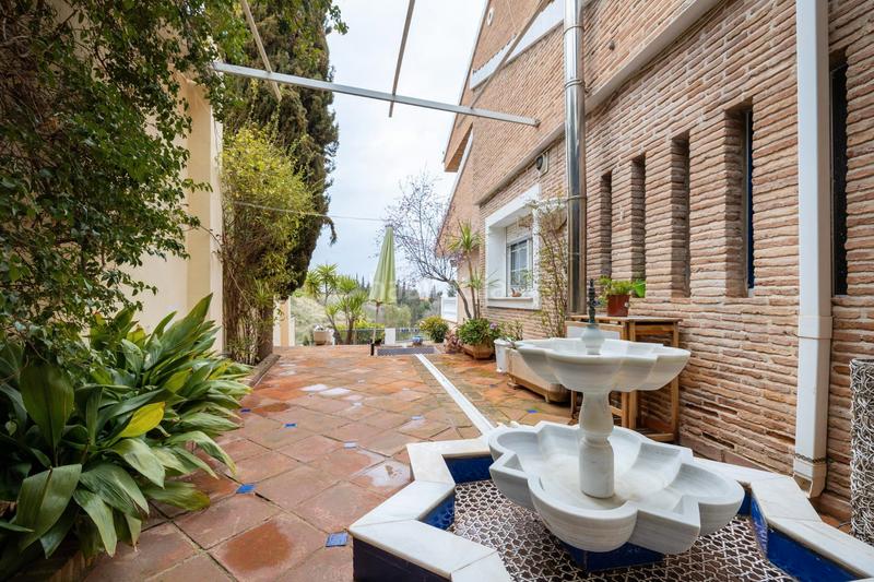 Foto a43afcd1-f804-4789-845f-ef1fd991b451. Chalet en calle granada 46 se vende chalet exclusivo en el serrallo en granada en Huétor Vega