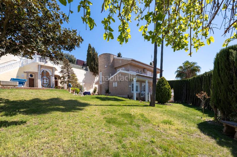 Foto d41f488d-983e-4d28-a743-d71593e74492. Chalet en calle granada 46 se vende chalet exclusivo en el serrallo en granada en Huétor Vega