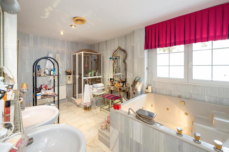 Foto d692f672-9f01-4348-a0d8-18c2a73b7c62. Chalet en calle granada 46 se vende chalet exclusivo en el serrallo en granada en Huétor Vega