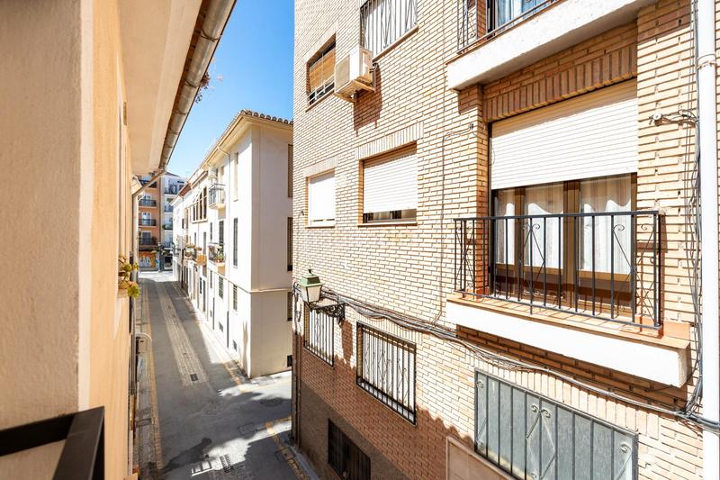 Foto 8b6238b3-26a4-4ced-a199-f5d656516197. Piso en calle belén 4 se vende apartamento en el corazón del realejo en Granada