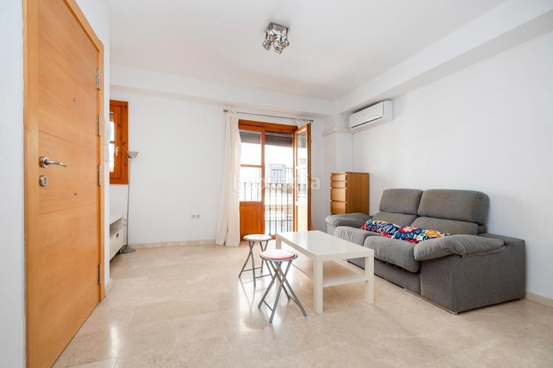 Foto e51fed37-e1a9-45cb-a273-c1e24993ee34. Piso en calle belén 4 se vende apartamento en el corazón del realejo en Granada