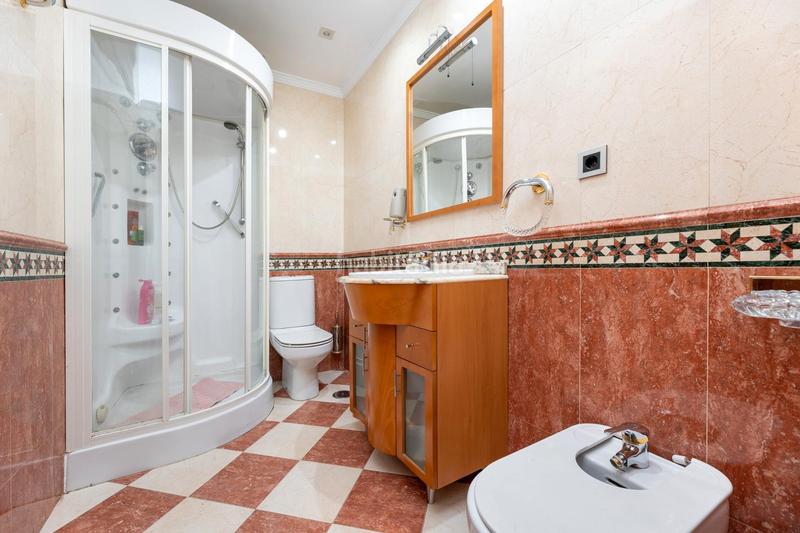 Foto 175c9c27-ac47-427d-93ae-3a698374e1bb. Casa adosada en mezquita 41 se vende casa adosada muy cerca del centro comercial nevada y parada de metro_granada en Armilla