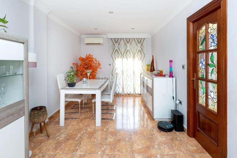 Foto 708b8c3d-304c-4b70-80da-b726352cdf38. Casa adosada en mezquita 41 se vende casa adosada muy cerca del centro comercial nevada y parada de metro_granada en Armilla