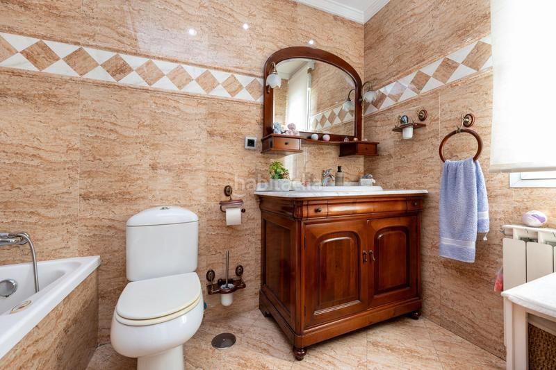 Foto c4b85f79-a625-418e-9c3a-3b81c254ef73. Casa adosada en mezquita 41 se vende casa adosada muy cerca del centro comercial nevada y parada de metro_granada en Armilla