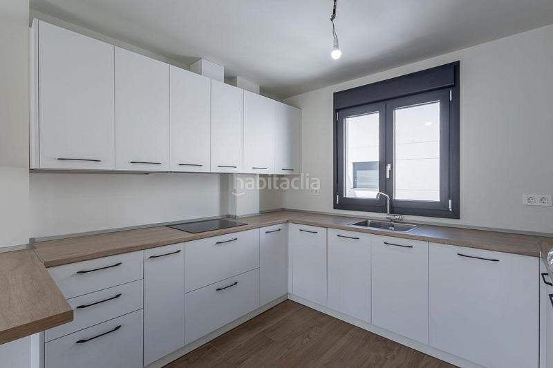 Foto 44020a15-f199-49e2-bbe9-a4e2f874e3ec. Attique dans avenida de Poniente 4 dans Poniente Armilla