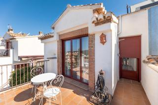 Casa aparellada  Islas atlanticas 58. Se vende maravillosa casa pareada en granada (zona ctra. de la s