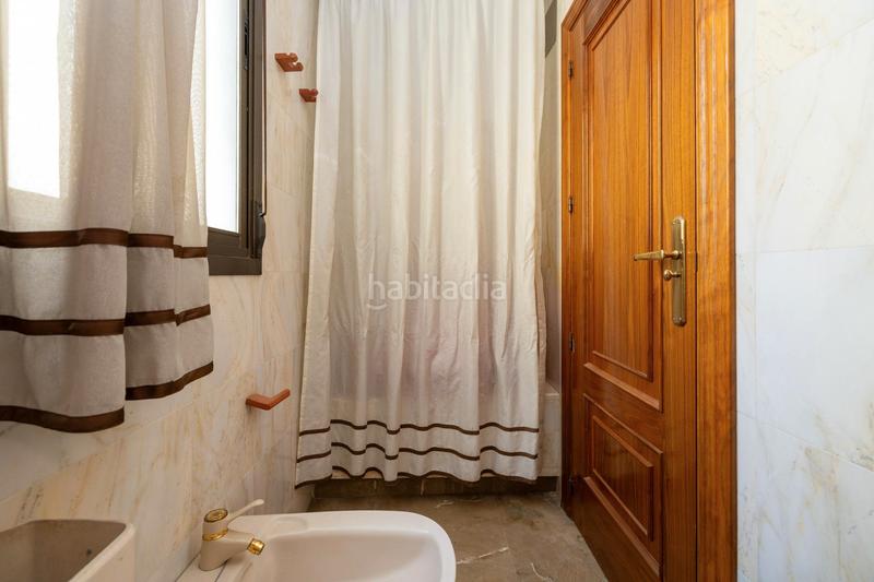 Foto cc5ca3e7-d280-4ce8-a94d-064f61766ac8. Piso en calle ángel ganivet 6 en San Matías - Realejo Granada