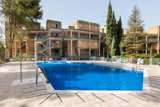 Pis  Calle ronda de los montes 1. Se vende maravilloso piso con piscina comunitaria y garaje_albol