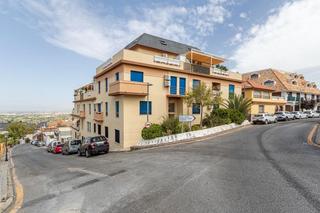 Appartamento in Calle maestro noguerol 12. Se vende luminoso apartamento en monachil_granada