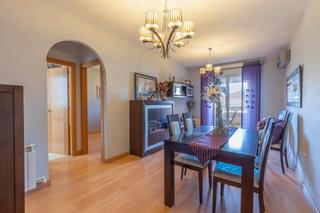 Pis a Plaza los prados 25. Se vende excelente piso semi -amueblado con garaje en armilla_gr