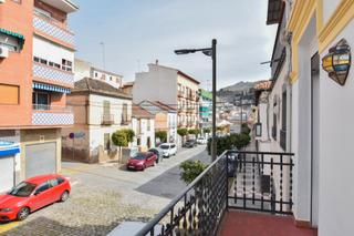 Casa  Calle eras bajas de pinos puente 5. Se vende amplia casa adosada en pinos puente_granada