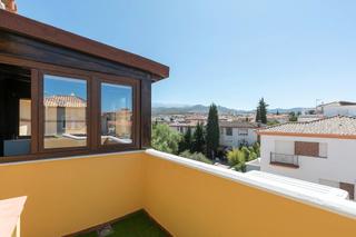 Maison jumelée à Calle río dílar 37. Se vende magnifica casa adosada reformada en ogijares_granada