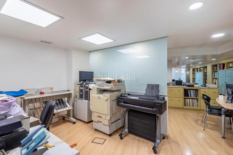 Foto 5ae16588-b30e-48a6-9782-cc9b2e6bfd31. Locale commerciale in plaza de carretas 5 in San Matías - Realejo Granada