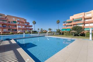 Appartement à Paseo marítimo travesía e 15. Se vende piso en primera línea de playa – jardines del mar, salo