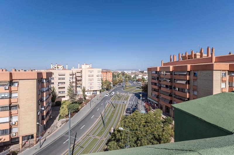Foto 62356dc2-c51a-48ce-b714-1854942a66b1. Appartamento in calle arquitecto felipe giménez lacal 29 in Granada
