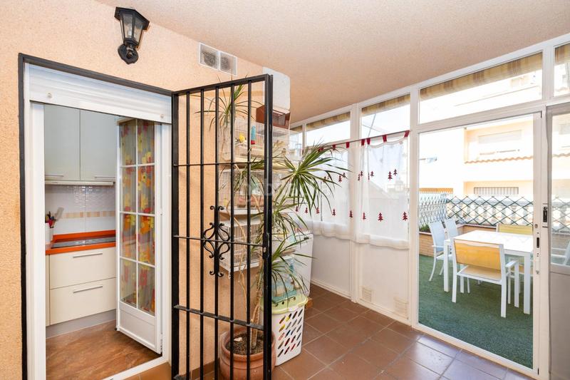 Foto c1afb2d3-acb1-42b4-a074-bf4ac2853dd9. Pis amb aparcament a Residencial Triana - Barrio Alto Gabias (Las)